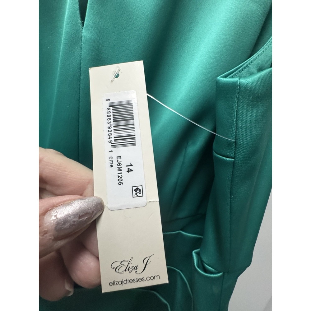 NWT Eliza J Emerald Green Satin Sheath Dress - Jeweled Neckline - Size 14 - Picture 4 of 9